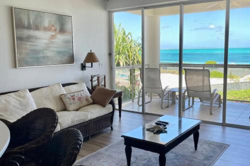 Luxury Beachfront Apartments Grace Bay Beach – khách sạn tại The Bight