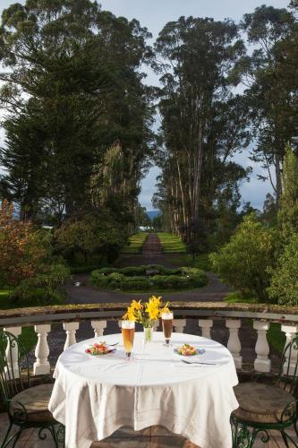 A környék, Hacienda La Cienega in Tanicuchi