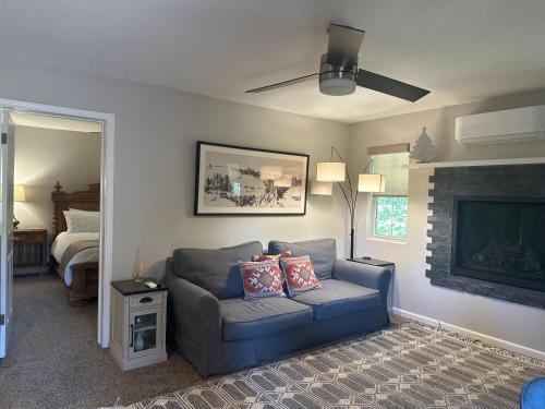 YoBee! Park Reservation Included! Heart of Yosemite - Homey Studios and Breakfast YoBee! Park Reservation Included! Heart of Yosemite - Homey Studios and Breakfast