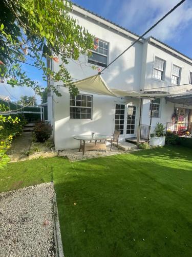 Udvendig, Scarlett Studios 1-US EMBASSY & America Uni 7 Mins Drive- Lloyd Erskine Centre & Ross Uni 5 Mins Dri in Bridgetown