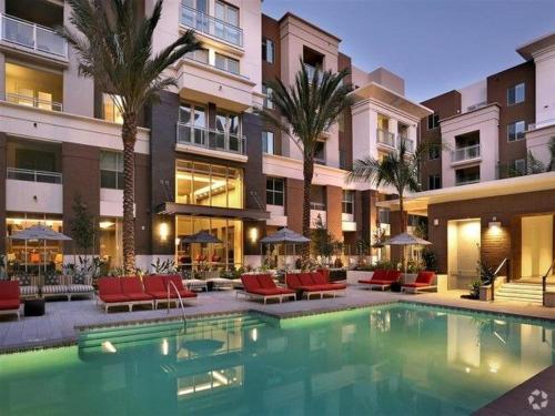 Sweet studios in downtown steps from Petco Park and Convention Center, San Diego