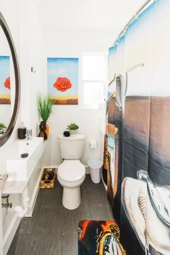 Hello Dali A fun and funky artisitc apartment in St Petersburg, USA