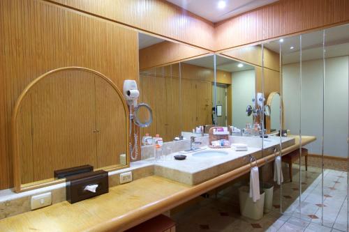 587044240 Crowne Plaza Hotel Mexico City North-Tlalnepantla by IHG