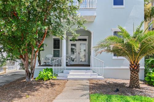 Exterior view, Pura Vida At Destin Pointe Resort near Boshamps Seafood & Oyster House