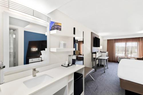 Standard Room image 3