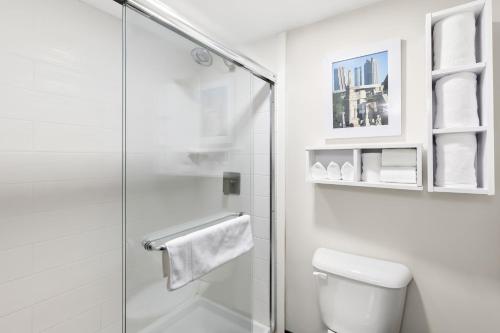Standard Room image 5