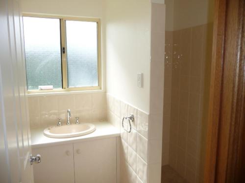 Two Bays 37 Encounter Crs Middleton - Linen Included