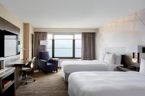 2 double beds
