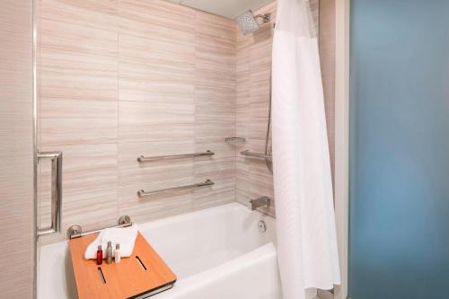 旧金山机场万豪水岸酒店 旧金山机场万豪水岸酒店