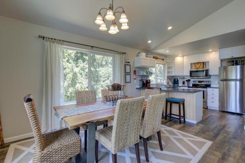 Iekārtas, Ocean Front! Walk to Beach, Fenced Yard, Vacation Beach House in Ocean City (WA)
