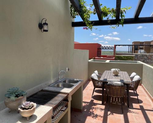Casa Amaranta San Miguel de Allende, 3BR, finely decorated, pool, terrace, BBQ in San Miguel de Allende, Mexico