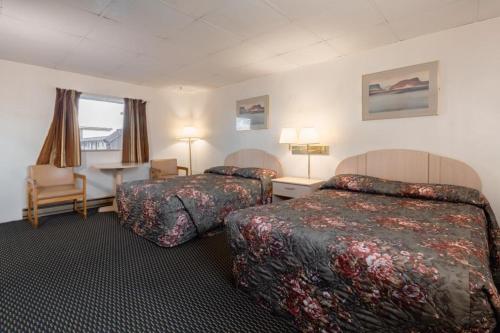 DuBois Manor Motel - image 13