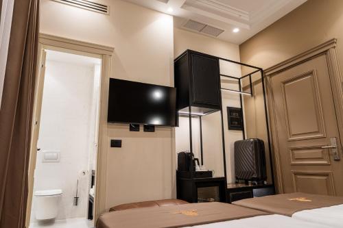 Double or Twin Room image 5