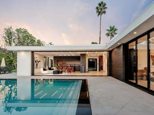 Monarch Modern in Los Angeles, USA