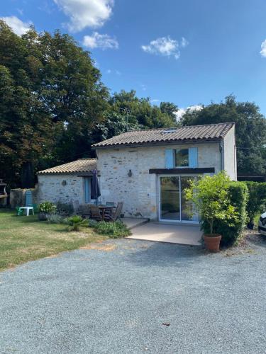 le Domaine du Petit Bois, Gîte le Marronnier gîte à louer Luchat