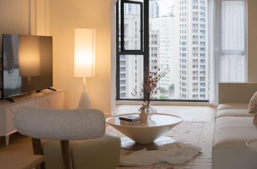 Eastern Hub - Bund Branch 3-Bedroom Near Yuyuan Garden, Nanjing Road with Shanghai Tower Views, Near Subway, Shanghái (foto 11)