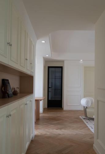 Kitchen, Eastern Hub - Bund Branch 3-Bedroom Near Yuyuan Garden, Nanjing Road with Shanghai Tower Views, Near near South Bund Soft Spinning Material Market