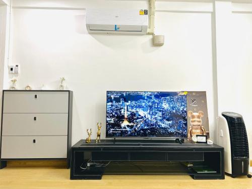 New Entire House Private RoofTop 11pp Near DMK airport-BTS in BKK New Entire House Private RoofTop 11pp Near DMK airport-BTS in BKK