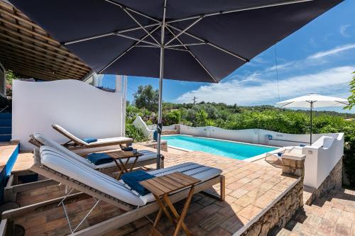 สระว่ายน้ำ, 3BR Paradise, Casa Azul by HM in ตาวิรา