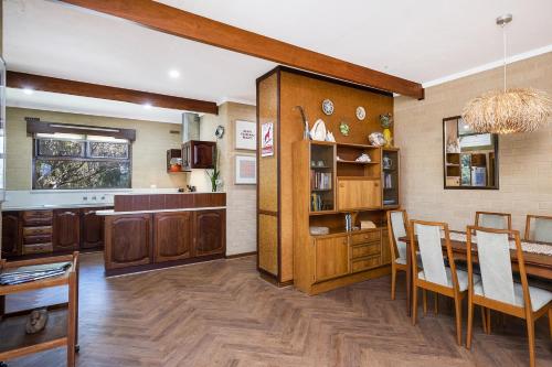 Ocean Close - Spacious Beach House, Guilderton (photo 10)