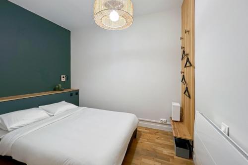 Nice 2 rooms near the Place de la Nation - image 4