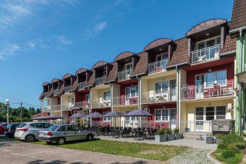 Exterior view, Holdvirag Hotel in Sarvar