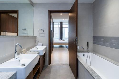 Spacious Business Traveler Near Metro - image 11