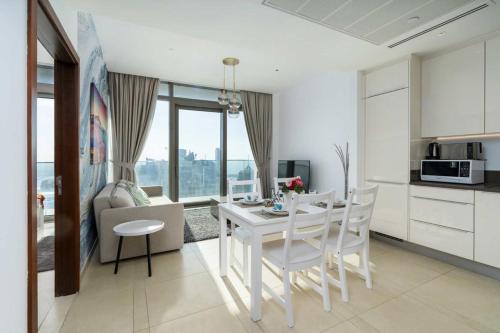 Stunning 1Bed High Floor Marina View - image 4