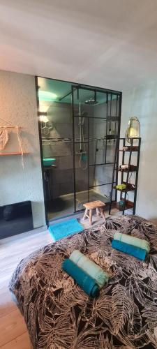 Micro studio vitaminé (Micro studio vitamine) in Chaufour Les Bonnieres