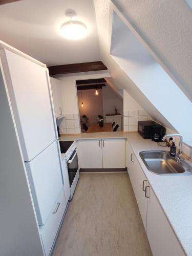 Large Double Room In The Center Of City in 라네르스 시티 센터