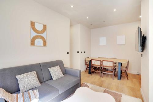 Refurbished Apartment - 2BD/8P - Place D'Italie - image 4