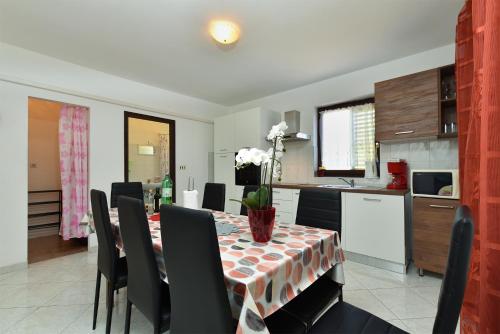 Apartments Meri 603 - Medulin