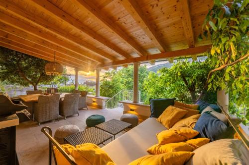 Dvor Pitve Villas in Pitve