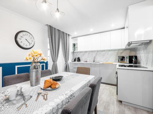 Manray House - Beautiful Three Bedroom Apartment- Paris Center, París (foto 8)