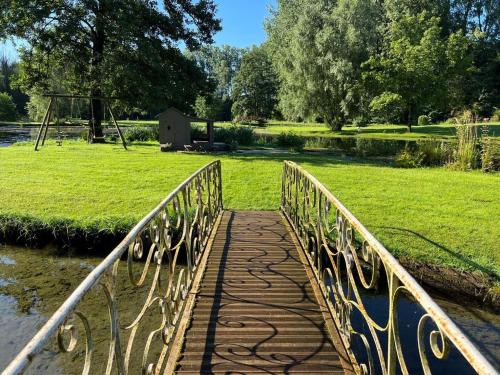 CHAMBRE D'HOTES à LA CAMPAGNE DANS UN CADRE VERDOYANT (CHAMBRE D'HOTES a LA CAMPAGNE DANS UN CADRE VERDOYANT) in Albert