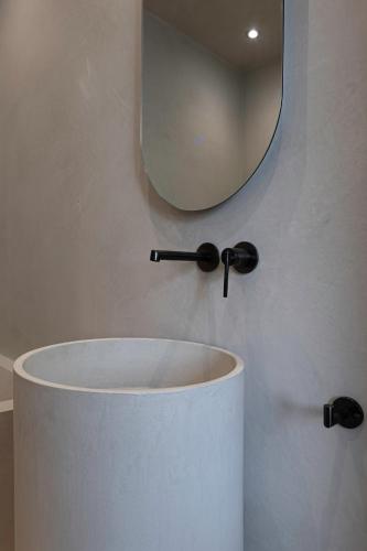 Penthouse of Old Piano Factory in Kentish Town - Homestay, London (photo 6)