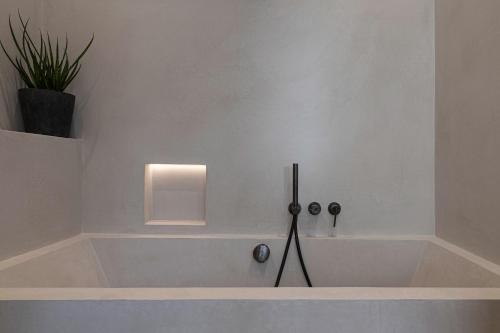 Penthouse of Old Piano Factory in Kentish Town - Homestay, London (photo 5)