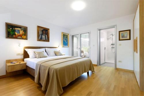 Iekārtas, Luxurious Villa With Heated Pool And Mountain View in Zupa