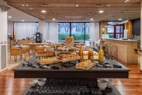 Ételek és italok, NM Suites by Escampa Hotels in Platja d'Aro