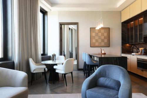 Suite with River View image 10