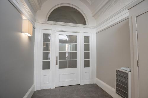 Flat with Majestic views in West End Wonderland, Edinburgh (photo 2)