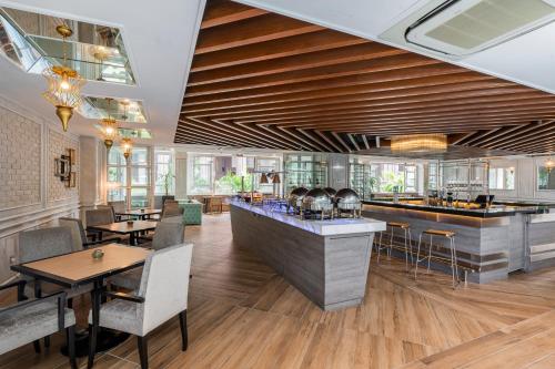 Pub/Lounge, Melia Kuala Lumpur near Berjaya Times Square