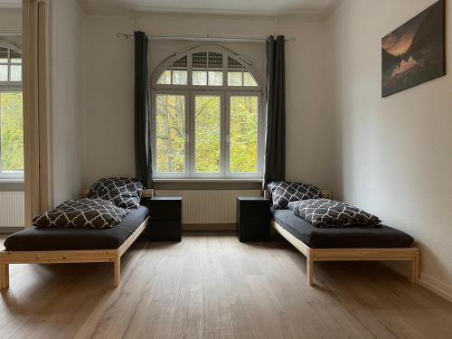 8 Betten - 4 Zimmer - Küche - Diele - Bad, Wuppertal