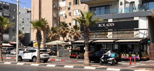 Ambiente nas Imediações, Apartment by the sea 63A in Bat Yam