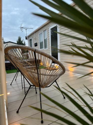 Hot tub retreat at Tattershall Lakes 4