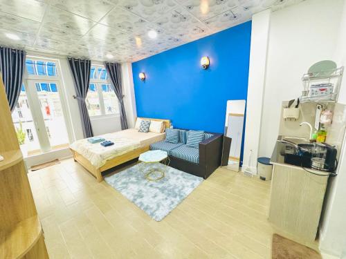Spacious 1 BR with balcony