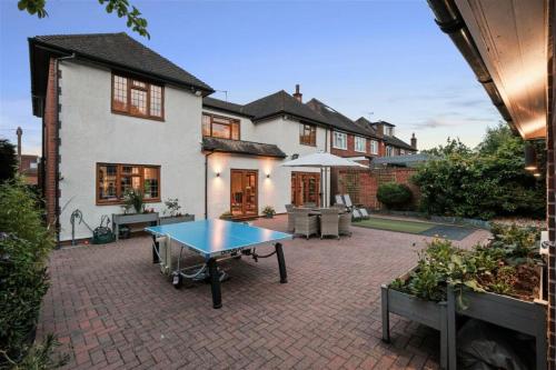 Premium 4BR Family Home w/Garden Annex and Gym