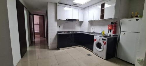 Kitchen, DraGon Executive Homes 002 in Dubai International City