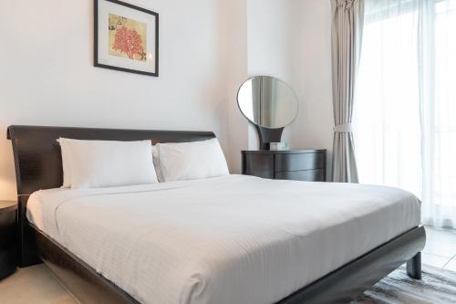 Charming 1BR Apartment - Downtown Dubai - image 4