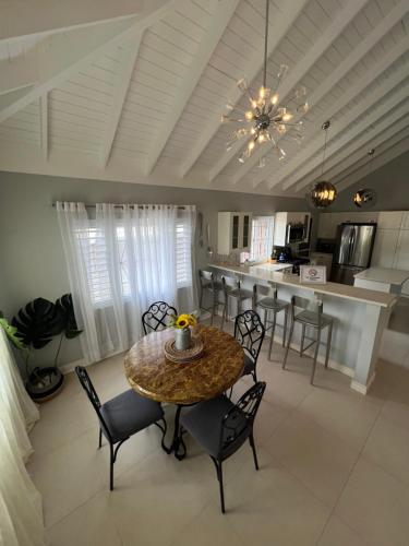 Létesítmények, Isle Be Back Villa in Plantation Village